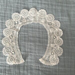 NWOT Belgian lace collar for small child